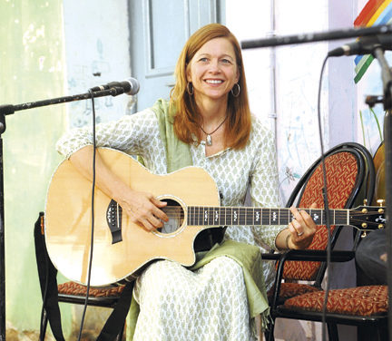 A Concert of Hope and Healing: Carrie Newcomer to Perform at Benefit for Amethyst House