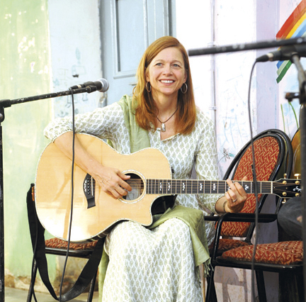 A Concert of Hope and Healing: Carrie Newcomer to Perform at Benefit for Amethyst House