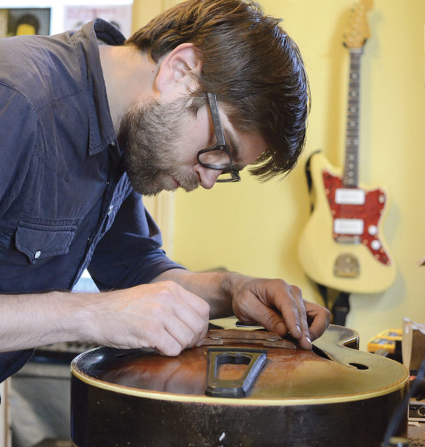 New Guitar Store Is for Aficionados