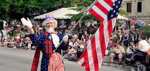 Bloomington’s Fourth of July Parade (Photo Gallery)