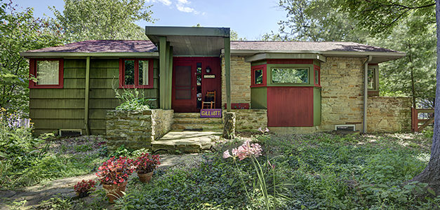 Feature Story: Homes Where Artists Live & Work (Photo Gallery)